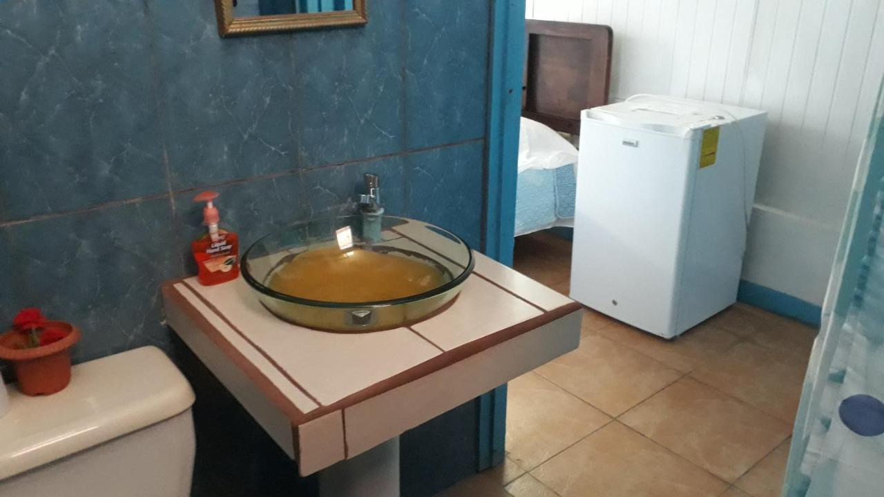 Hotel La Uvita Puerto Limon Ngoại thất bức ảnh