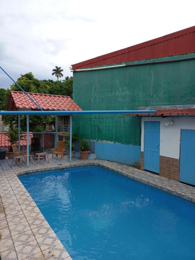 Hotel La Uvita Puerto Limon Ngoại thất bức ảnh