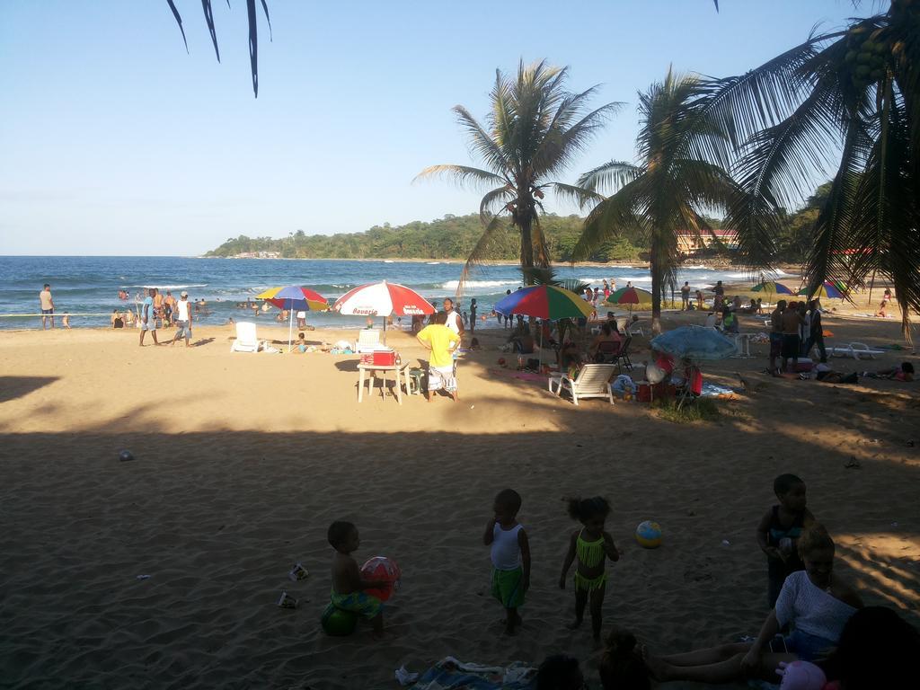 Hotel La Uvita Puerto Limon Ngoại thất bức ảnh